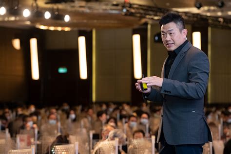 鴻海的 mih 聯盟今 (25日) 首次舉辦會員大會，並在今天宣布多項未來規劃，包括 2022 年會推出電動大巴，2023 年時更會發表 c 級距的電動車量產計畫。 獨家｜鴻海MIH聯盟破400家!魏國章：用這兩力，當電動車界Android｜天下雜誌