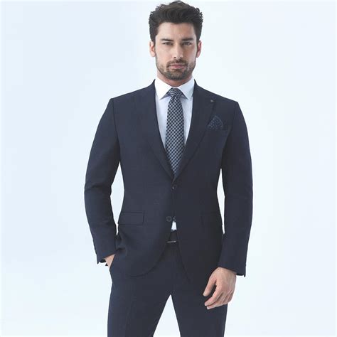 He is graduate of yıldız technical university with a degree in turkish language and. Poze Alp Navruz - Actor - Poza 26 din 34 - CineMagia.ro