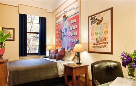 Foodies should take time to explore chelsea market from where many of the inn's goodies are fetched on a daily basis. Cheap Hotels in Chelsea, NYC - Deals up to 60% off