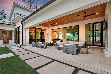 Entertain With Ease With These Indoor Outdoor Living Ideas Skye Walls By Wws