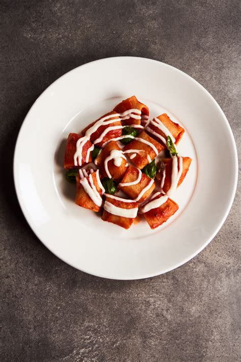 45 leggi la ricetta ». Paccheri con pomodoro, provola affumicata e salsa al ...