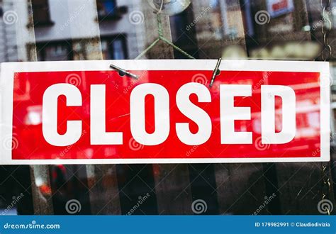 Closed Shop Sign Stock Image Image Of Business Closing 179982991