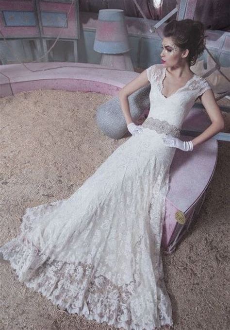 Body shapende eigenschaft aufgrund des stretchigen innenfutters, welches unerwünschte und lästige körpermerkmale kaschiert. Brautkleider-Galerie Brautkleid von Olvis in der weddix ...