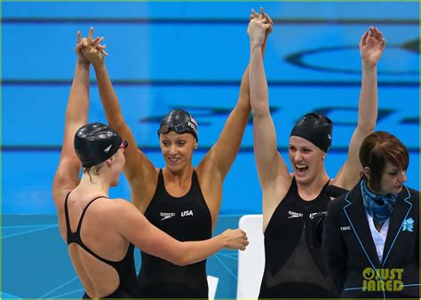 U S Women S Swimming Team Wins Gold In 4x200m Relay Photo 2695440 Photos Just Jared
