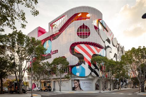 In Miami Embracing The Bold And Brilliant In Architecture Moris Moreno
