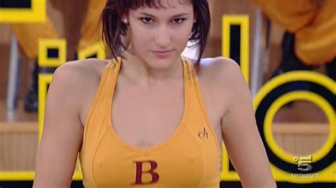 Play along with guitar, ukulele, or piano with interactive chords and diagrams. Amici 10, Giulia Pauselli sulla sua storia con Stefano: "Sono stata molto male per le critiche ...
