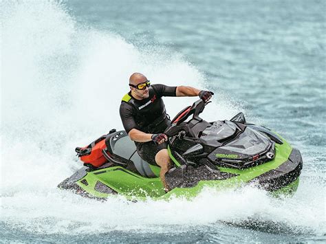 Comes with single axle trailer and cover. Sea-Doo RXT-X 300 - Venekuume.com