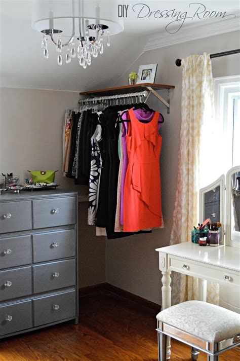 20 Clothing Storage Ideas If You Don T Have A Closet Small Space Bedroom Small Bedroom Diy