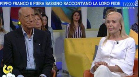 Una storia che ha dell'incredibile quella di pippo franco, il comico italiano di 76 anni che da mesi veniva perseguitato da truffatori che tentavano di rapinarlo. Piera Bassino, moglie Pippo Franco: la coppia perseguitata ...