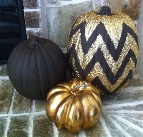 15 Refined Black And Gold Halloween Decor Ideas Shelterness
