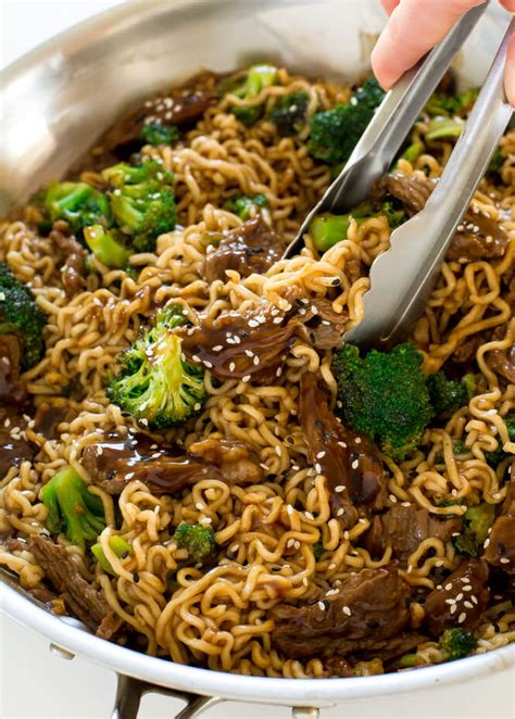 Recipes → 30 minutes or less → easy beef and broccoli chow mein recipe. 20+ Skillet Dinners You Should Try - Page 2 - Easy and Healthy Recipes