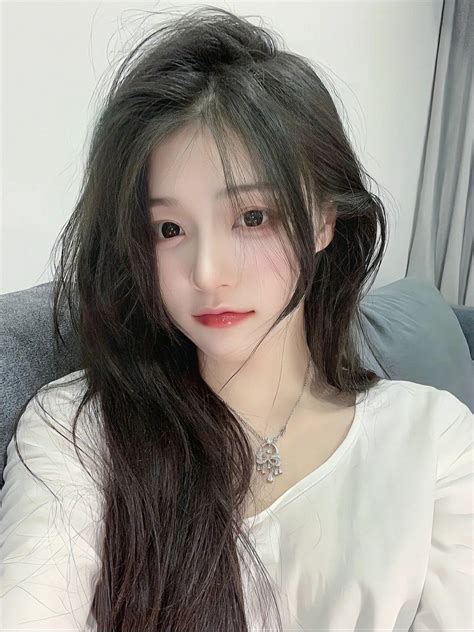 Romantic Woman Ulzzang Girl Hair Styles Aesthetic Beautiful Women Chinese