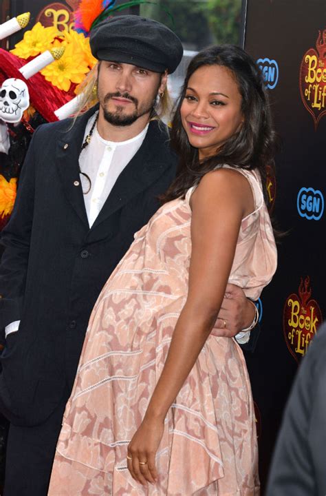 I write books, raise my kids imperfectly, i am a photographer, the founder of girlgaze, i love cake and don't get enough sleep. Zoe Saldana twins: Baby boys on the way! - Today's Parent