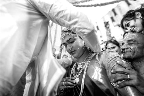 His wedding photography work is so unbelievable that the head international loupe awards judge apologized to adams for thinking his stunning pictures was a composite. Reflexion by Nishchay Shinde | Wedding Photographer Nishchay Shinde | Mumbai | Weddingsutra ...