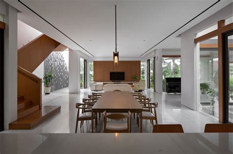 Saat ini, desain interior bergaya modern tropical dengan tampilan yang segar merupakan salah satu desain yang tak selain itu, memilih desain tropis untuk hunian juga memiliki banyak manfaat positif. Tanaman Hias Apa yang Cocok di Dalam Rumah? - CASAINDONESIA.COM
