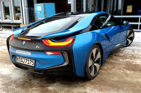 Bmw I8 In Protonic Blue Looks Great