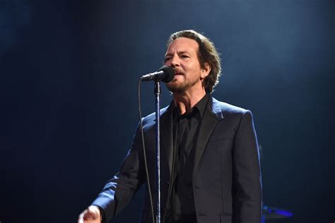 Eddie vedder's daughter olivia sings on song written by her dad 22 days ago. Eddie Vedder spricht erstmals öffentlich über den Tod ...