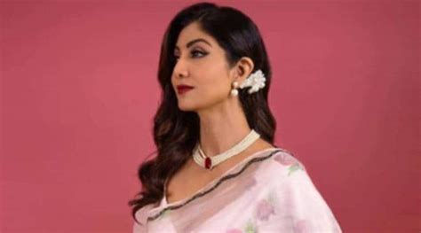 Shilpa Shetty Mirrors Her Mother In Latest Instagram Post See Pics Fashion News The Indian