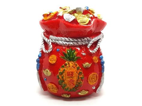However the main difference is unlike bank issued currencies, redcoin has no central authority or. Red Auspicious Wealth Bag Coin Bank :: Feng Shui Product