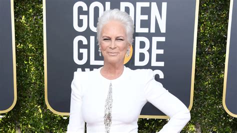 Jamie Lee Curtis Shows Off A Bold White Hair Look At Golden Globes 2019