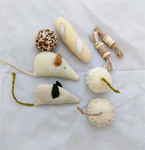 Kittenkit All Natural T Set For Your Cat8 Eco Friendly Cat Toys In 2020 Unique Cat Ts