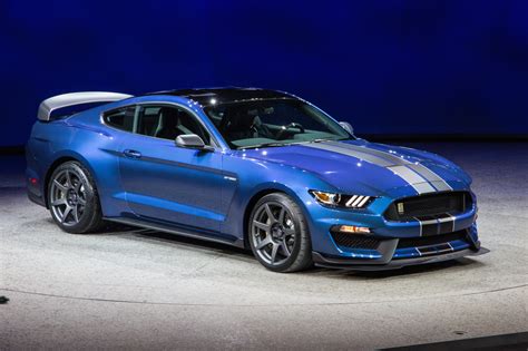 2016 Ford Mustang Shelby Gt350r Is A Track Honed Hooligan