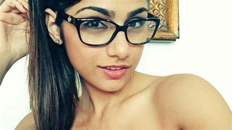 Porn Star Mia Khalifa’s Breast Implants Ruptured By Hockey Puck The Courier Mail