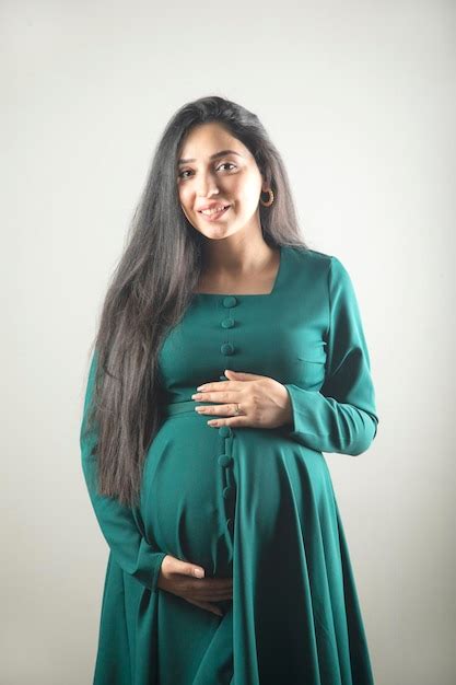 indian pregnant women images free download on freepik