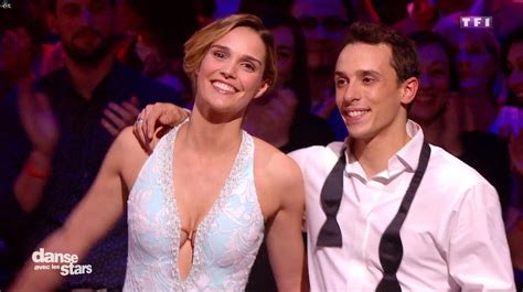 Pour danse avec les stars, je n'avais jamais dansé et au casa fashion show, c'est la première fois que je vais défiler ! Camille Lou dans Danse avec les Stars - 03/12/16 - 04