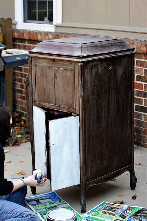 It is a good looking piece of furniture. Noshings: From Found to Fab - The Victrola Cabinet | Home ...