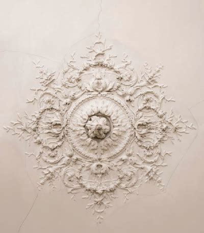 Each side is similar length and meets in … 13.09.2018 · however, some homeowners invest quite a lot of money into ceiling design with high ceilings. Fancy - Ceiling plaster decoration | Inspiration, Ceiling ...