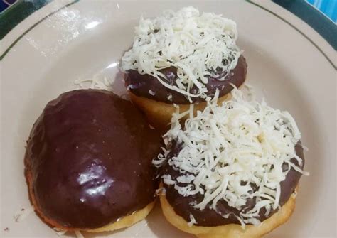 • terigu 2 gelas belimbing, aku pake segitiga biru • telur 2 butir. Resep Donat (no telur, no mixer, takaran sendok) oleh ...