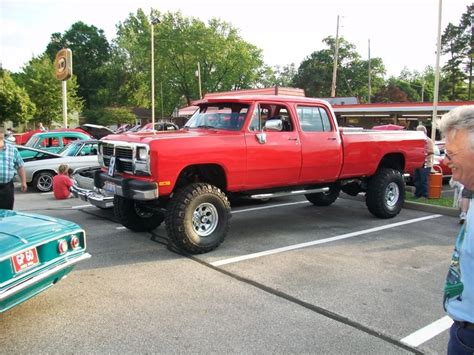 Dodge 81 D250 Converted To A 4x4 Lifted With Later Model Grill 93