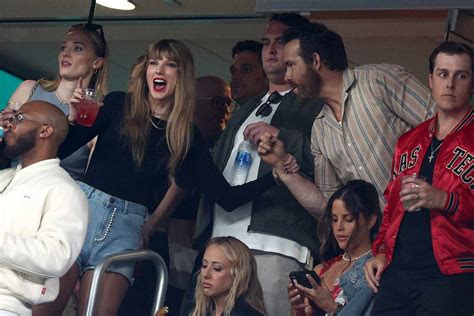 Taylor Swift And So Many Celebs Are At Travis Kelces Game Right Now