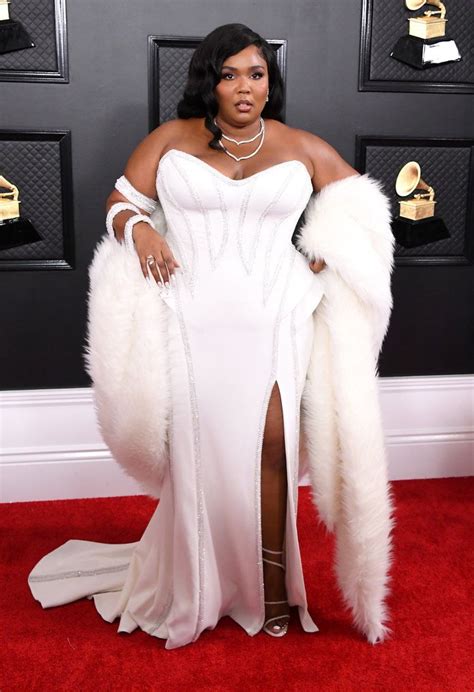 Lizzo Shut Down The Red Carpet At The Grammys With An Ultra Glam New