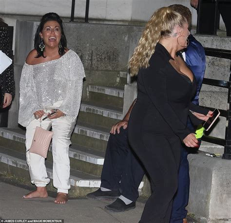 British Soap Awards Bleary Eyed Jessie Wallace Kicks Off Her Heels And Walks Barefoot
