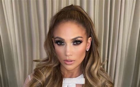 Jlo Es Criticada En Redes Sociales Por Usar Abrigos De Piel Chic Magazine