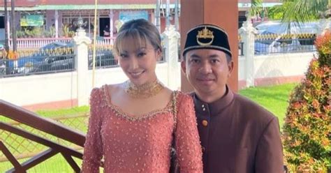 Biodata Dan Profil Regi Datau Suami Ayu Dewi Yang Selingkuh