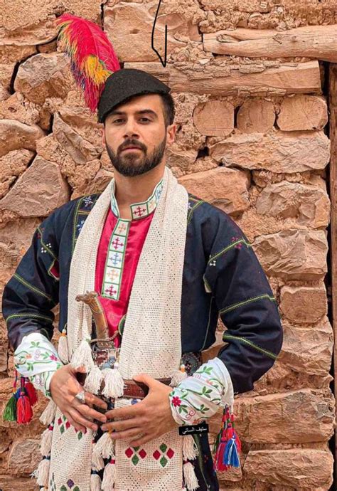Assyrians Traditional Outfits Middle Eastern Fashion Traditional Asian