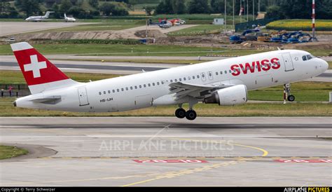 Hb Ijh Swiss Airbus A320 At Zurich Photo Id 931267 Airplane