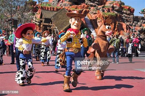 Woody And Jessie In Parade Near Splash Mountain Frontierland Magic