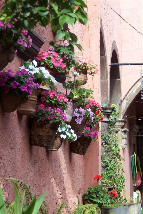 San miguel de allende es una ciudad del estado mexicano de guanajuato. San Miguel de Allende, Mexico | Mexican garden, Garden ...