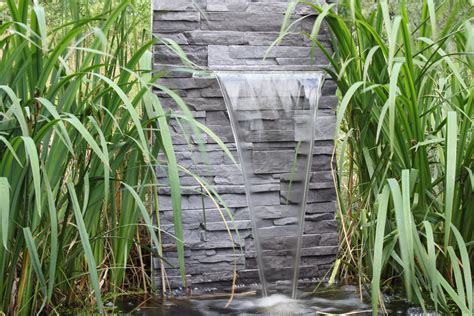 Das weichgestein wirkt edel und lässt sich hervorragend bearbeiten, allerdings benötigen sie auch etwas zeit für pflege und instandhaltung. Garten Wasserfall selber bauen