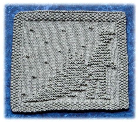 Get free knitted dishcloth patterns in a variety of colors! Ravelry: Bringing Home a Christmas Tree Dishcloth pattern ...