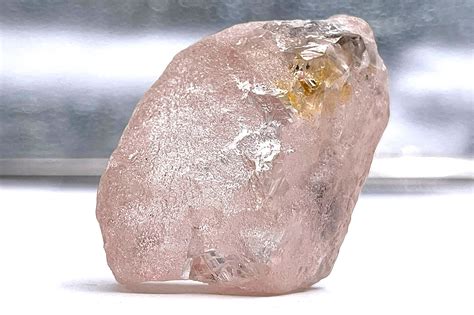Largest Pink Diamond In 300 Years Found In Angola The Independent