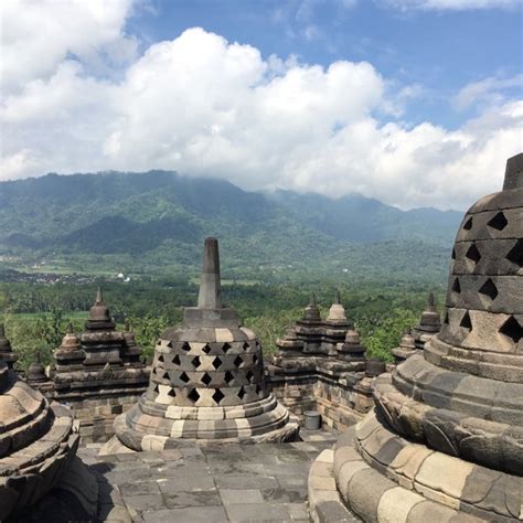 Destinasi wisata terbaru, kekinian & terhits dikunjungi wisatawan. Borobudur - Kota Magelang, Jawa Tengah