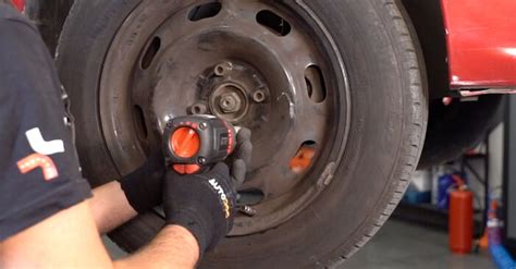 How To Change Front Brake Discs On CitroËn C3 Picasso Replacement Guide