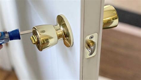 How To Unlock A Bedroom Door From The Outside 4 Quick Ways