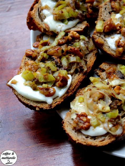 To assemble, lay a piece of mozzarella on each crostini and spoon 1 to 2 tbs. Crostini con porri, noci e mozzarella di bufala - Coffee ...