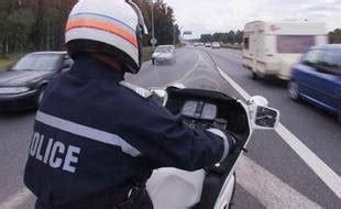 Angers Un policier à moto se tue dans un accident de la route